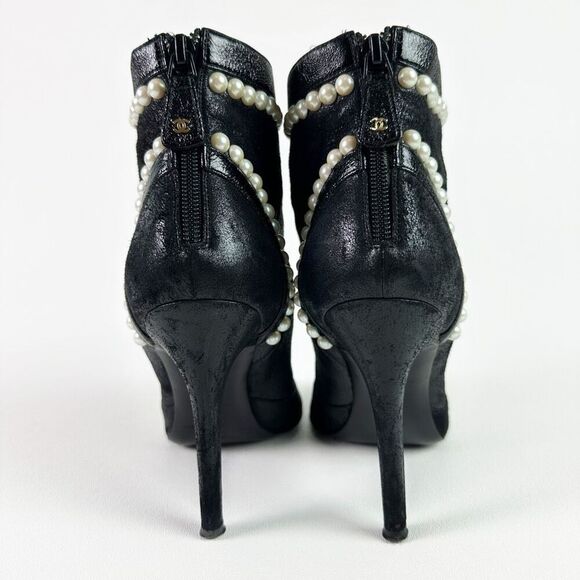 CHANEL Pearl Heel Black Ankle Boots Size 38 Booties CC Logo Metallic Leather - Picture 4 of 12